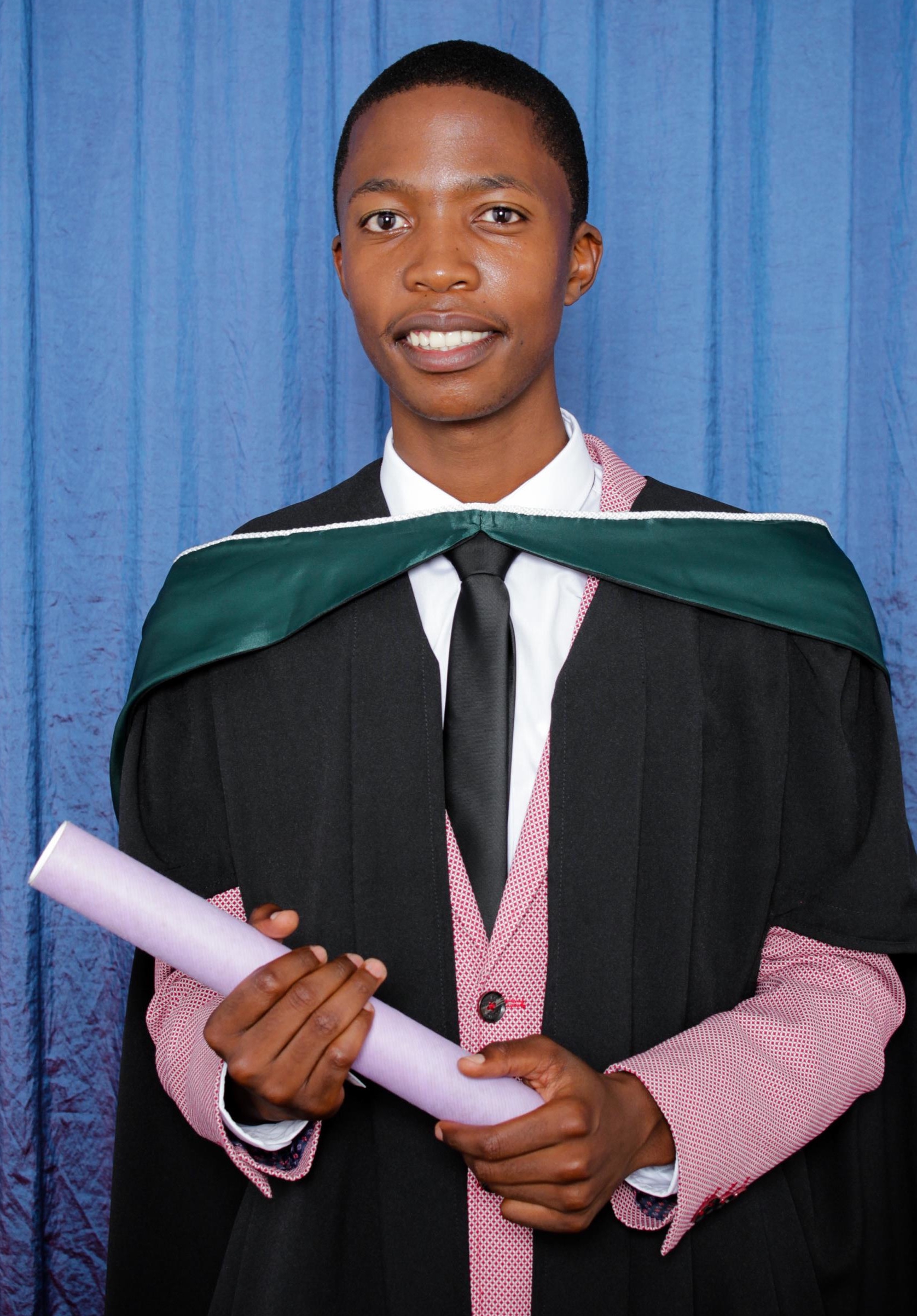 Dr Ntsikelelo Charles